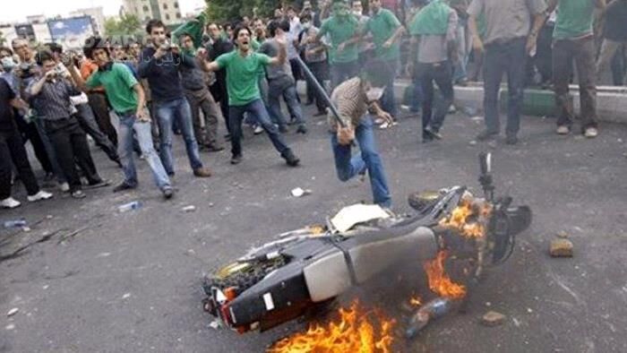 دانلود مستند سیاسی جنجالی خارج از دید - تمام قسمت‌ها - دانلود مستند خارج از دید - سافت گذر